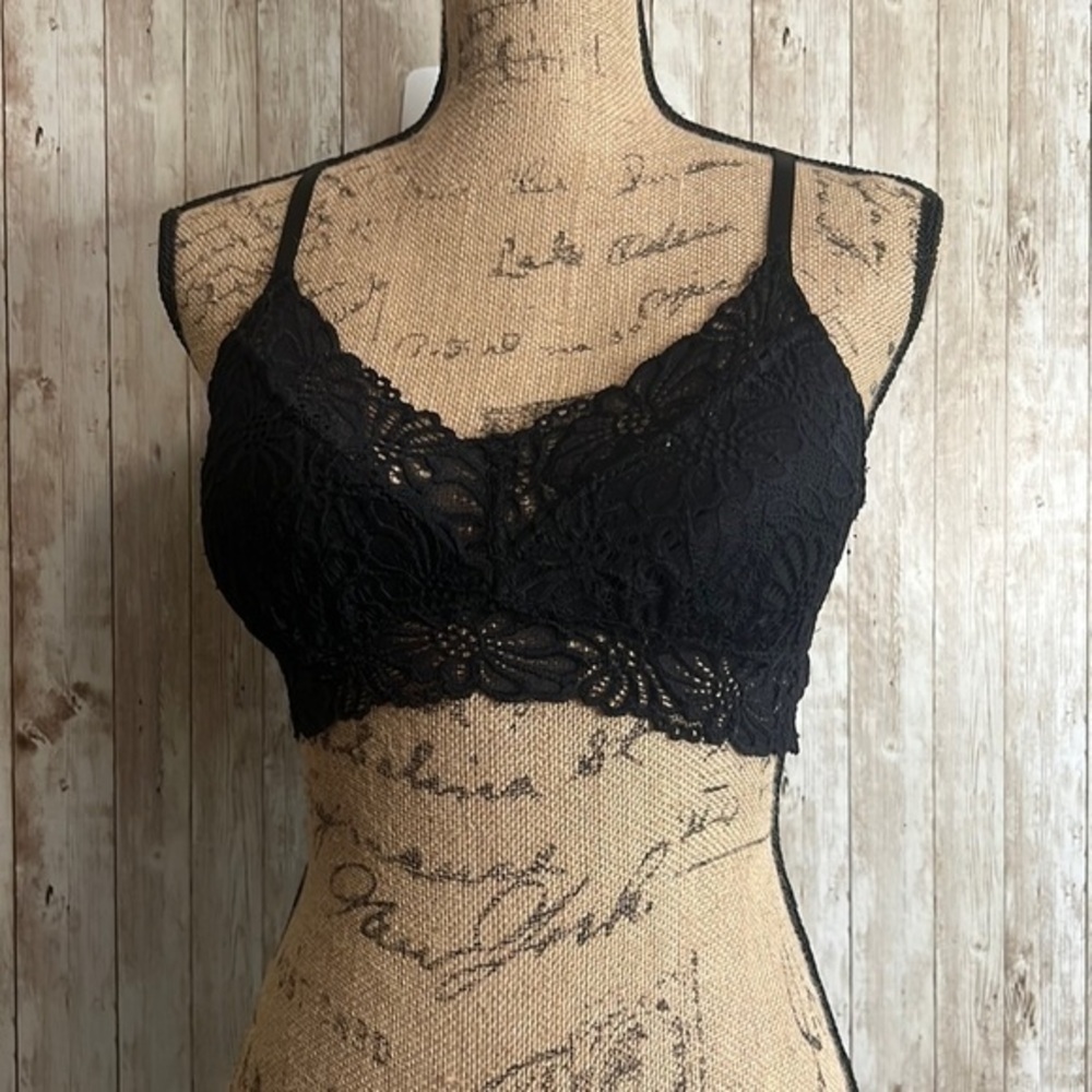 🌖 Harve Benard Black Lace Bralette